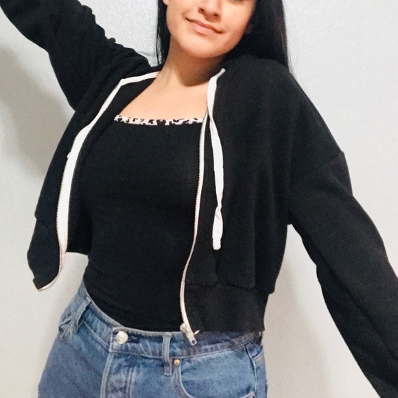 Black zip up jacket - Picture 4 of 6